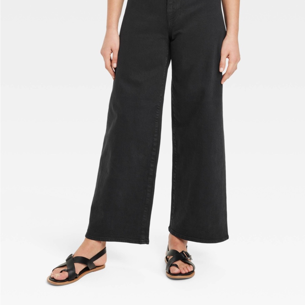 Women's Black Wide-Leg Jeans